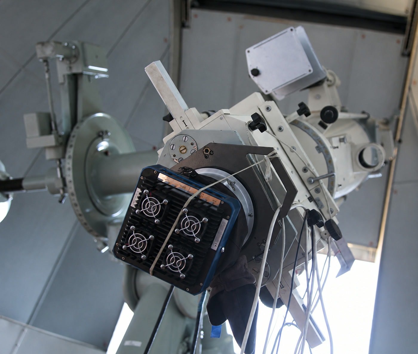 Detector assembly and cabling attached to the telescope