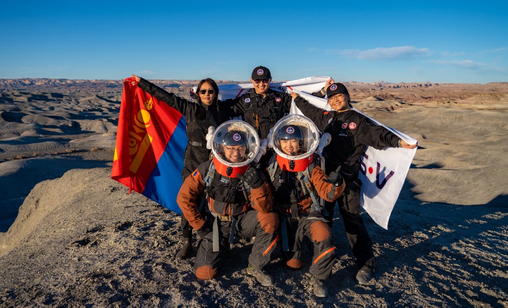 MARS-V analog field crew